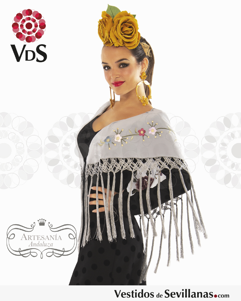 Mantoncillos de flamenca bordados